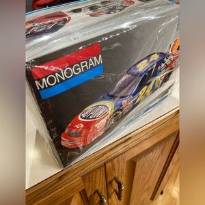 Monogram model Jeff Gordon DuPont Lumina1/24 scale